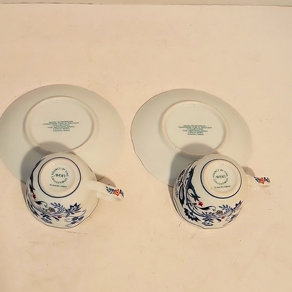 VTG AVON DEMITASSE COLLECTIBLE CUP AND SAUCER SETS FLORAL DESIGN QYY 2 - Picture 3 of 5